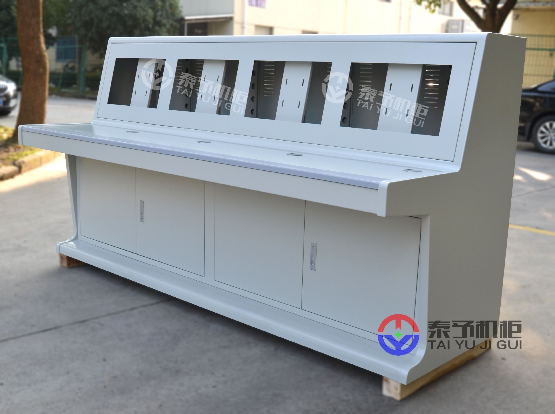 仿威图琴式操作台、组合式控制台、威图三段式控制台定制、仿威图机柜、PLC控制柜、变频器柜、豪华琴式操作台机柜、电气柜空调、PC电脑柜