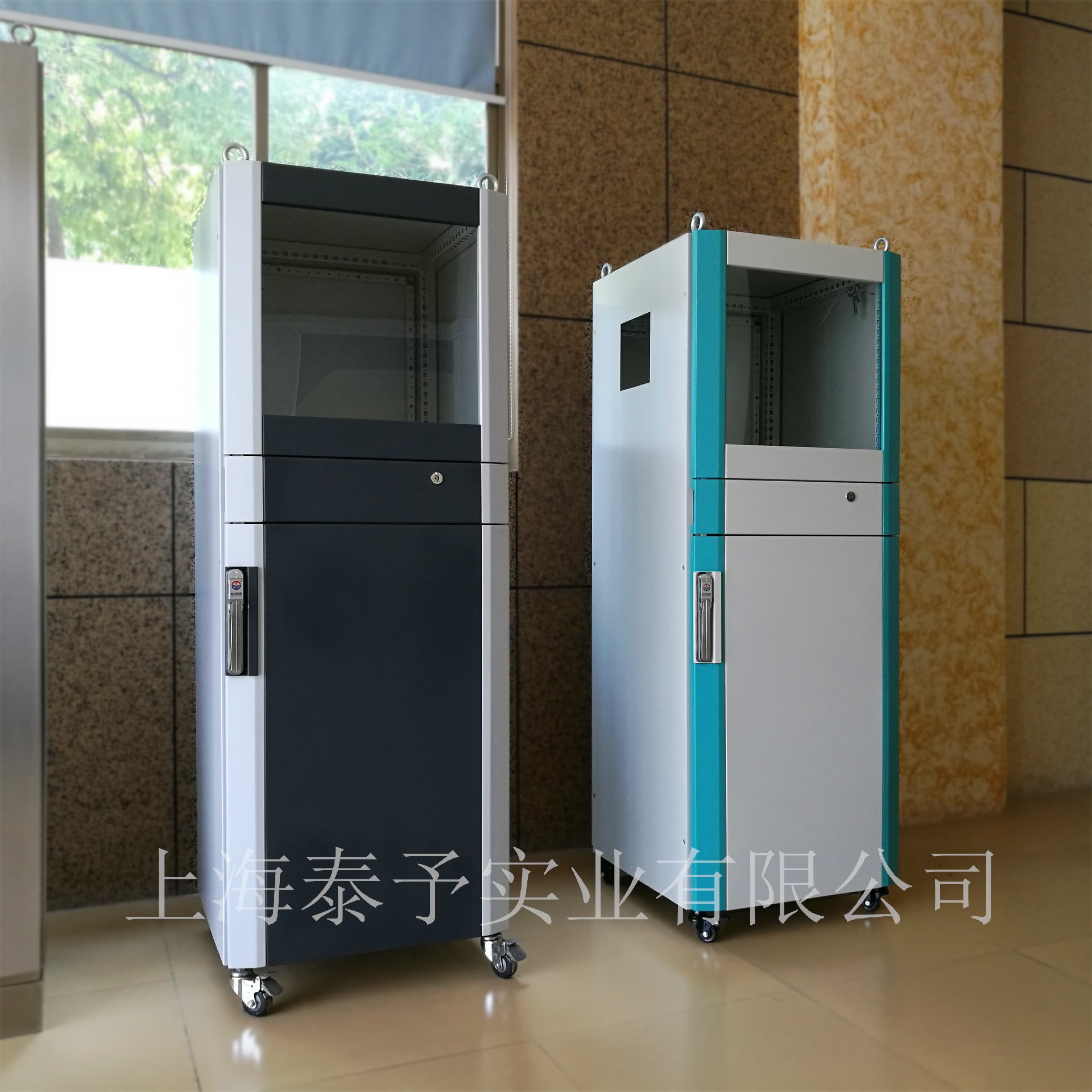 PC电脑柜、上海PC机柜厂家、仿威图电脑柜、摇架机柜、威图TS机柜、仿威图控制柜、琴式操作台、仿威图PC控制机柜、车间移动操作柜